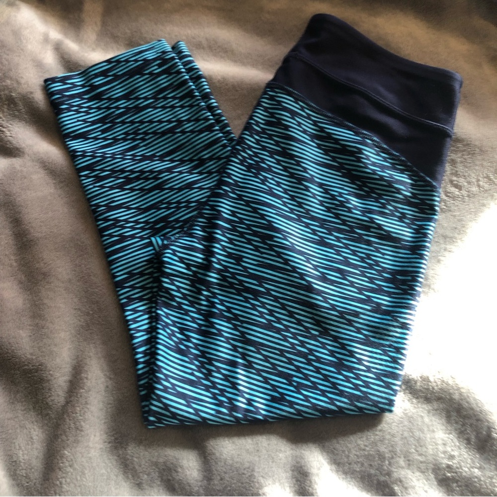 Under Armour Girl’s Capri Leggings size M/L